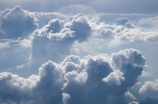 对云的颂扬：一首关于云的诗歌